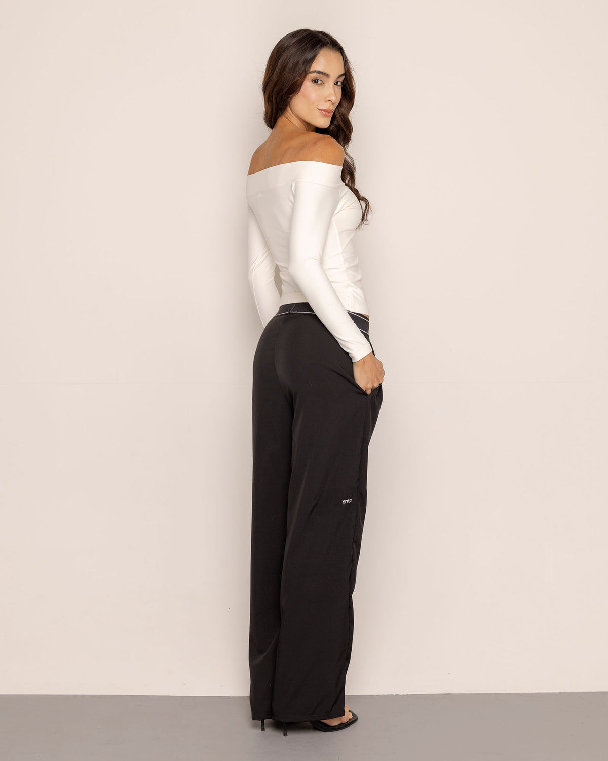 Pantalón Suite Up • Pantalón con pretina elástica