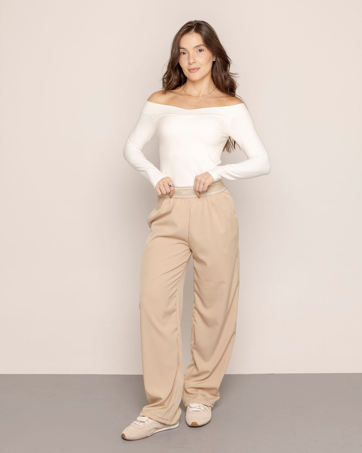 Pantalón Suite Up • Pantalón con pretina elástica